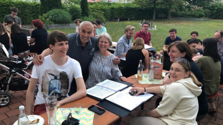 Generation treffen sich auf der Kolpingterrasse